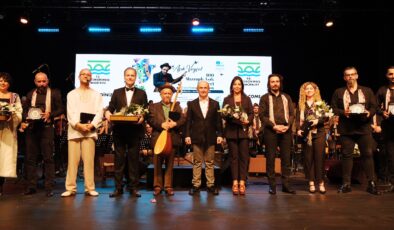 Aşık Veysel için muhteşem bir anma gecesi düzenlendi