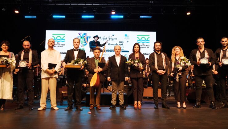 Aşık Veysel için muhteşem bir anma gecesi düzenlendi