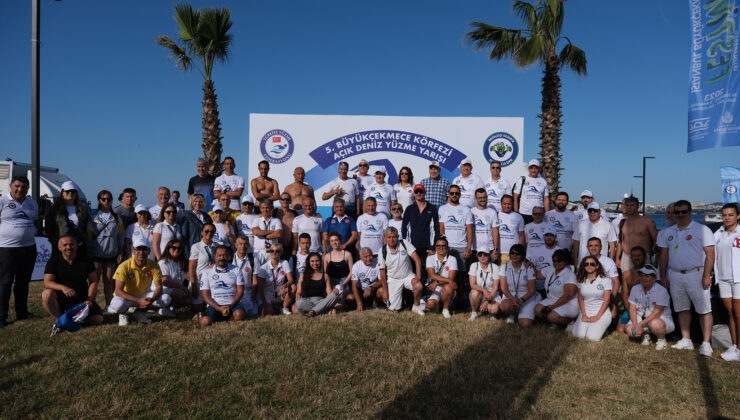 5. Büyükçekmece Körfezi Açık Deniz Yüzme Yarışması nefesleri kesti