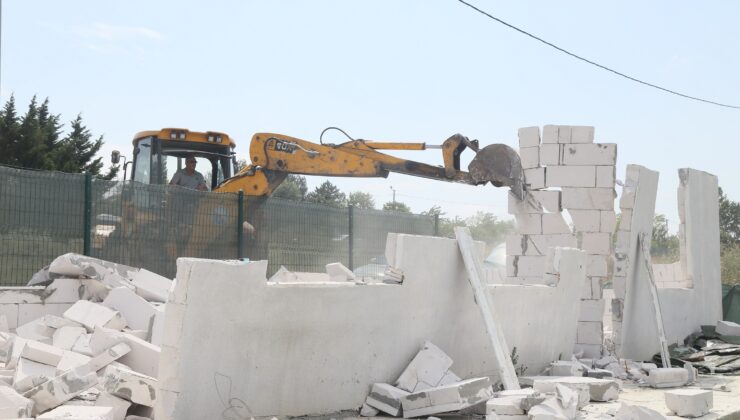İstanbul’un içme suyu havzasına yapılan 8 kaçak yapı yıkıldı