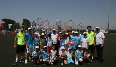 Büyükçekmece’de yaz spor okulu görkemli bir törenle açıldı