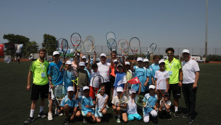 Büyükçekmece’de yaz spor okulu görkemli bir törenle açıldı