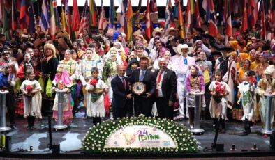 Büyükçekmece festivalinin resmi açılış töreni görsel bir şölene dönüştü