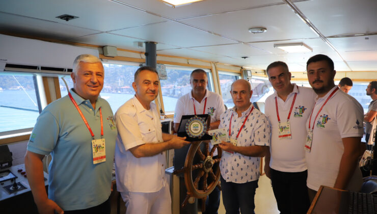 Boğaz’ın muhteşem manzarası 100 ülkeden gelen gençleri büyüledi