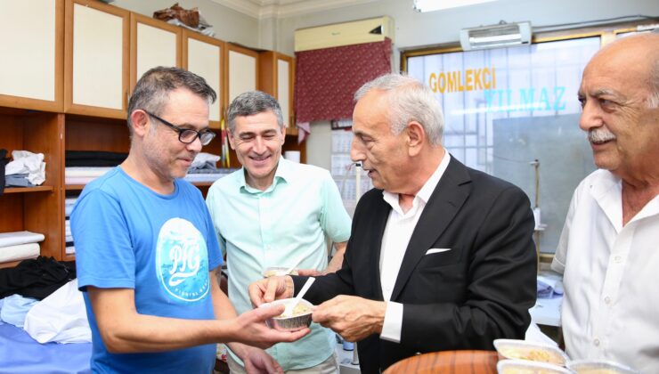 Başkan Çebi, vatandaşların aşure lokmasına ortak oldu