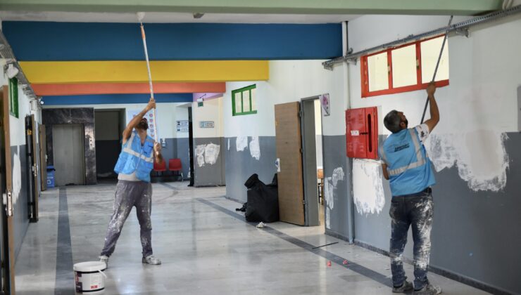 Esenyurt’ta okullar yenileniyor