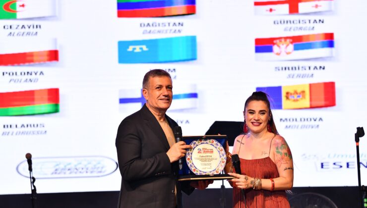 Ceylan Ertem Esenyurtlulara unutulmaz bir akşam yaşattı