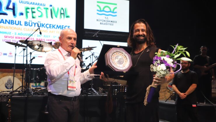 Koray Avcı festivale damga vurdu