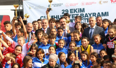 Küçükçekmece’de 100. yıl Cumhuriyet koşusu yapıldı