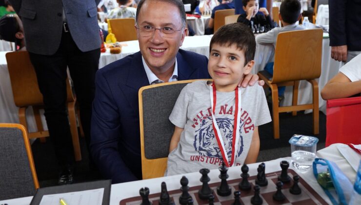 29 Ekim Cumhuriyet Kupası Satranç Turnuvası tamamlandı