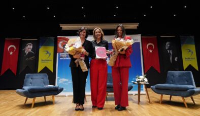 Cumhuriyet ve Kadın söyleşisine yoğun ilgi