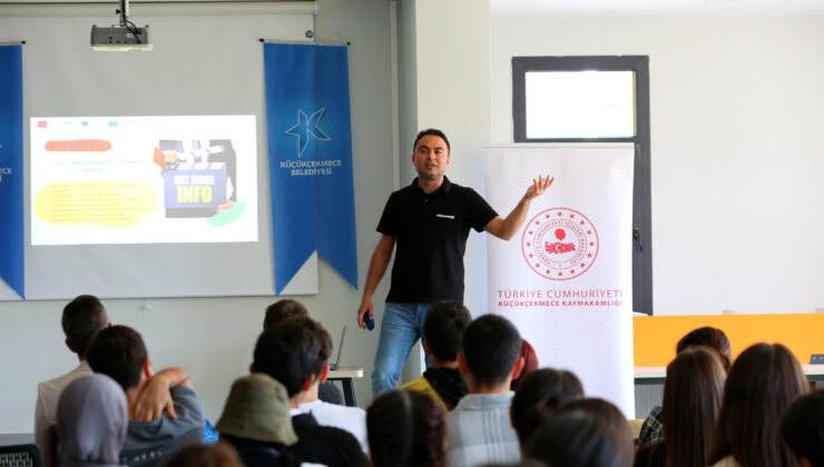 Küçükçekmeceli gençler Erasmus günlerine yoğun ilgi gösterdi