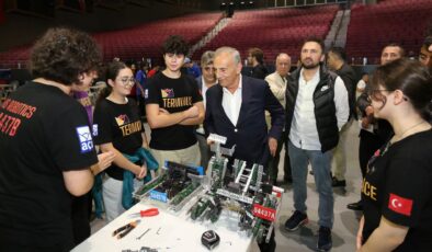 Dünyanın en kapsamlı Robotik Turnuvası Küçükçekmece’de yapıldı