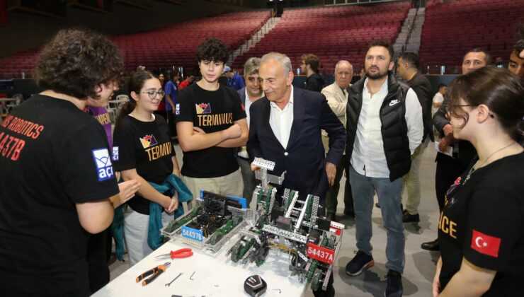 Dünyanın en kapsamlı Robotik Turnuvası Küçükçekmece’de yapıldı