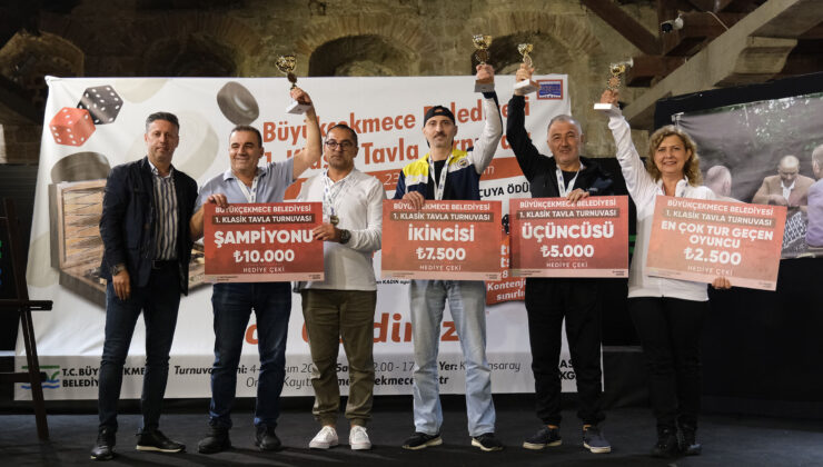 Büyükçekmece’de tavla tutkunları turnuvada buluştu