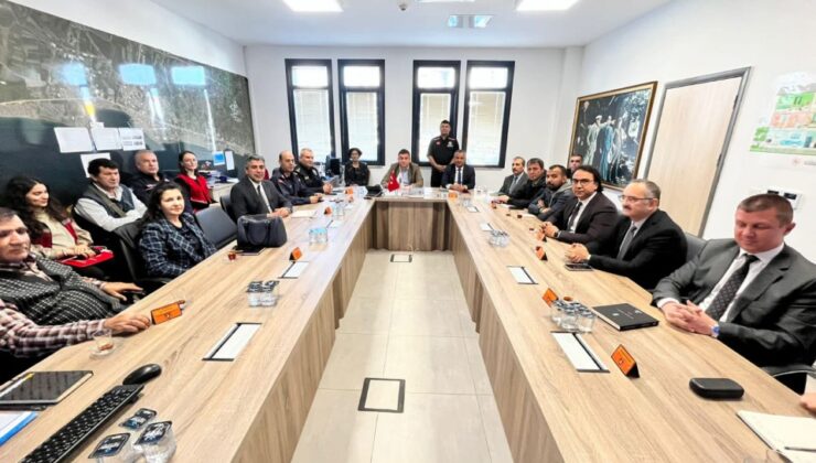 Silivri’de karla mücadele toplantısı yapıldı