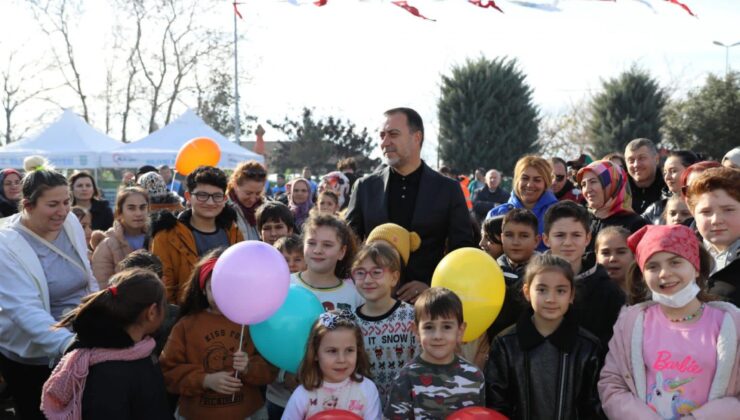 Silivri’de çocuklar bu sene de buz pateni keyfi yapıyor