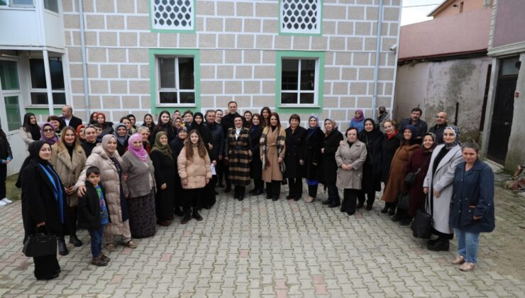 Başkan Yılmaz Kadıköylü kadınlarla buluştu