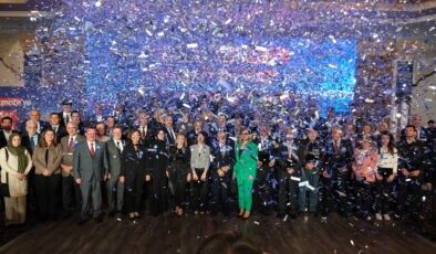 Büyükçekmece’nin gelişmesine katkı sunanlar onurlandırıldı