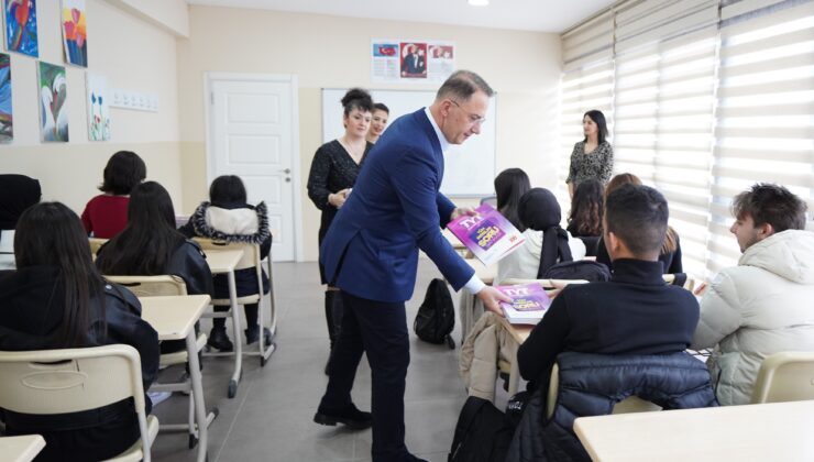 Beylikdüzü Belediyesi’nden öğrencilere kitap desteği