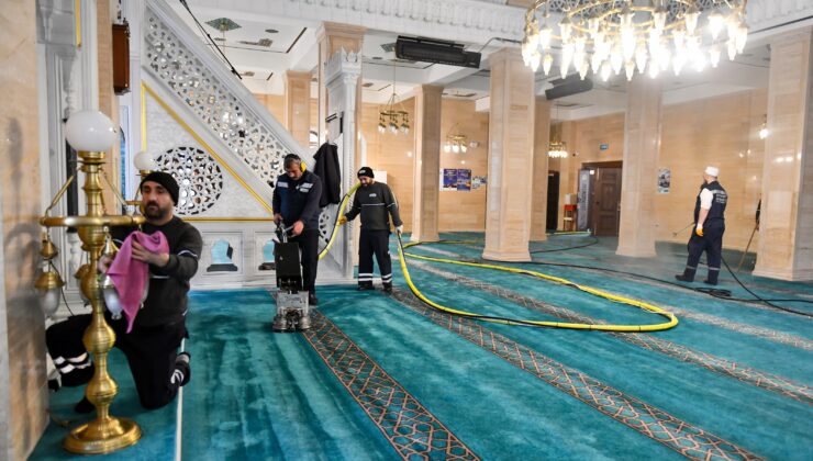 Esenyurt’ta camiler ramazan ayına hazır