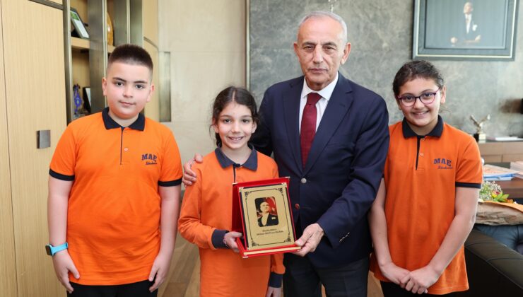 Küçükçekmece’de 23 Nisan’a coşkulu kutlama