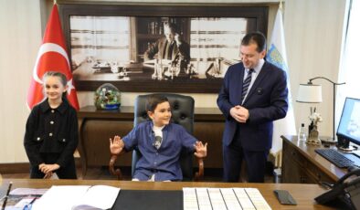 Silivri’de 23 Nisan Coşkusu: Çocuklar Belediye Başkanlığı Koltuğunu Devraldı