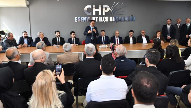 Başkan Prof. Dr. Ahmet Özer ilçedeki siyasi partilerle bayramlaştı