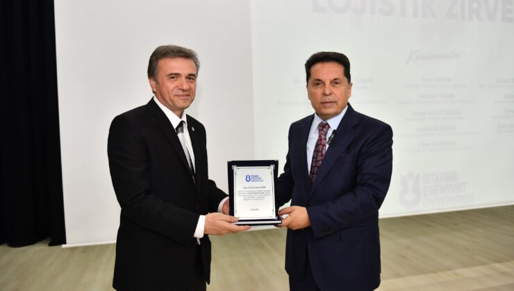 Başkan Özer Lojistik Zirvesi Çalıştayı’nda konuştu