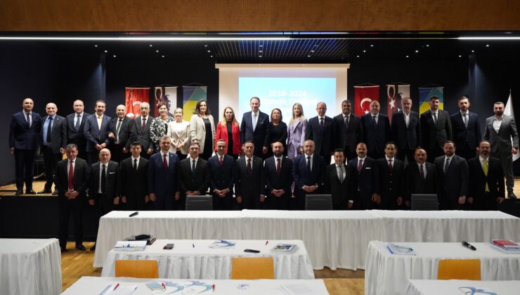 Yeni dönemin ilk meclis toplantısı yapıldı