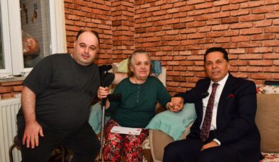 Başkan Özer’den Sebahat teyzeye anlamlı ziyaret