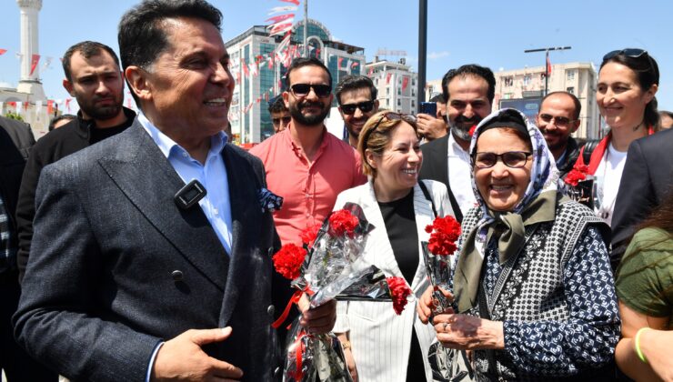 Başkan Özer Esenyurtlu annelerle buluştu