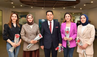 Başkan Özer kadın personellerin Anneler Günü’nü kutladı