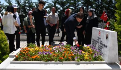 Şehit Kurmay Albay Gökhan Peker Kabri Başında Anıldı