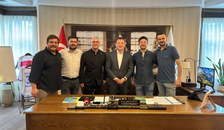 Başkan Balcıoğlu, Hemdem Sanat Akademisi Üyelerini Makamında Ağırladı