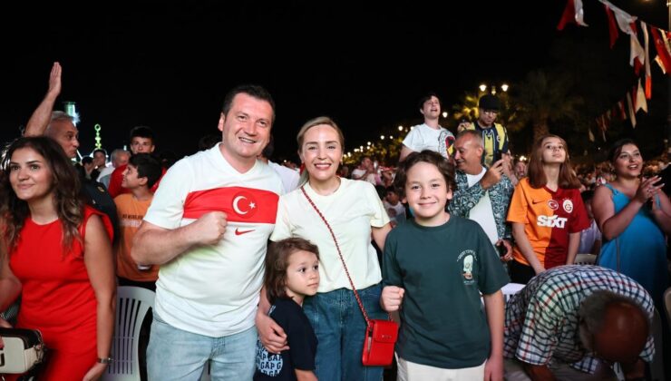 Başkan Balcıoğlu, Silivri Sahilinde Milli Takım Maçını Vatandaşlarla Birlikte İzledi