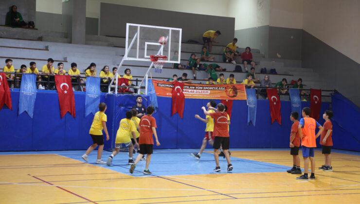 Küçükçekmece’de yaz spor okullarına büyük ilgi