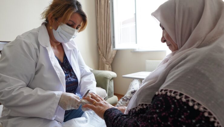 Beylikdüzü’nde “Evde öz bakım hizmeti” uzman ekiplerce gerçekleştiriliyor