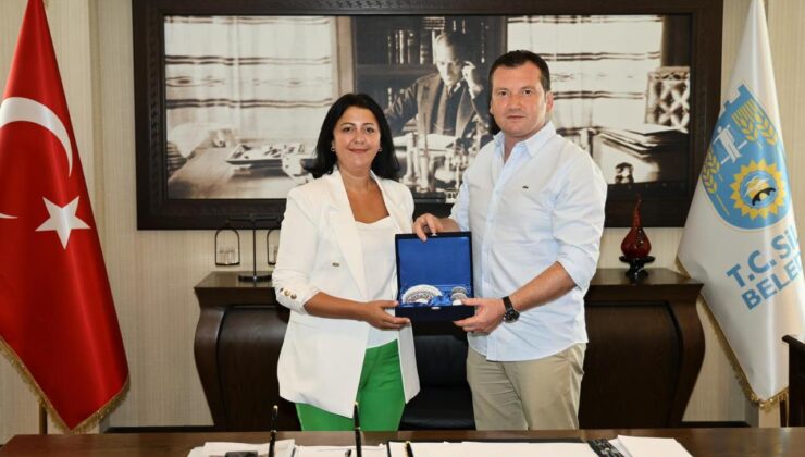 CHP Kadın Kolları Genel Başkan Yardımcısı Naciye Yaprak ve İBB Meclis Üyesi Ali Rıza Değirmenci Silivri Belediye Başkanı Bora Balcıoğlu’nu Ziyaret Etti