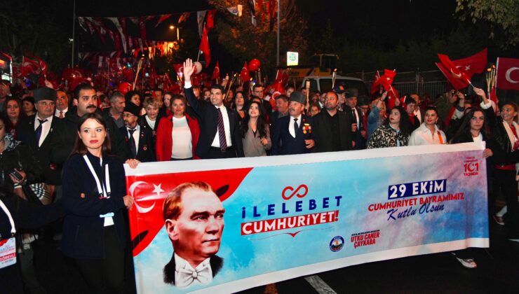 Cumhuriyet’in 101. yaşı Avcılar’da coşkuyla kutlandı