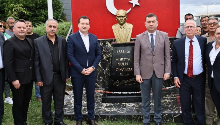 Başkan Balcıoğlu, Selimpaşa Emlak Konutları Sitesi’nde Atatürk Büstü ve Suat Arslan Kütüphanesi Açılışına Katıldı