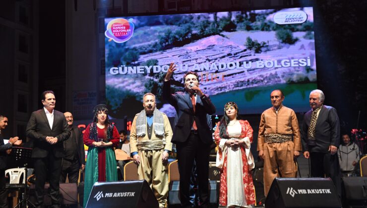 “Kardeşlik şöleni” Türkiye renkleriyle sürüyor