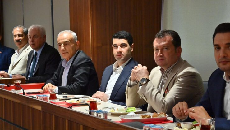 Başkan Balcıoğlu İlçe Başkanları’nın Katılım Sağladığı Değerlendirme Toplantısına Katıldı