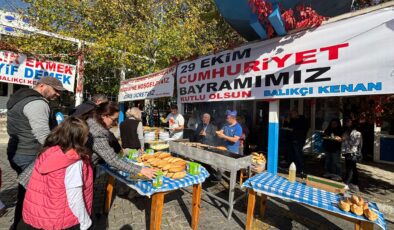 Balıkçı Kenan’da gelenek bozulmadı 2 gün ücretsiz balık ekmek ikram edildi