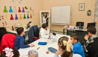 Özel Bireyler Deney ve Bilim Atölyelerinde Hem Öğreniyor Hem de Eğleniyor