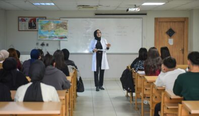 Sınav Yolunda Gençlere Esenyurt Belediyesi’nden Eğitim Desteği