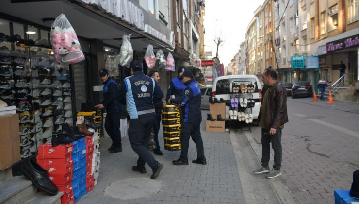 Esenyurt zabıtasından kaldırım işgallerine karşı sıkı denetim