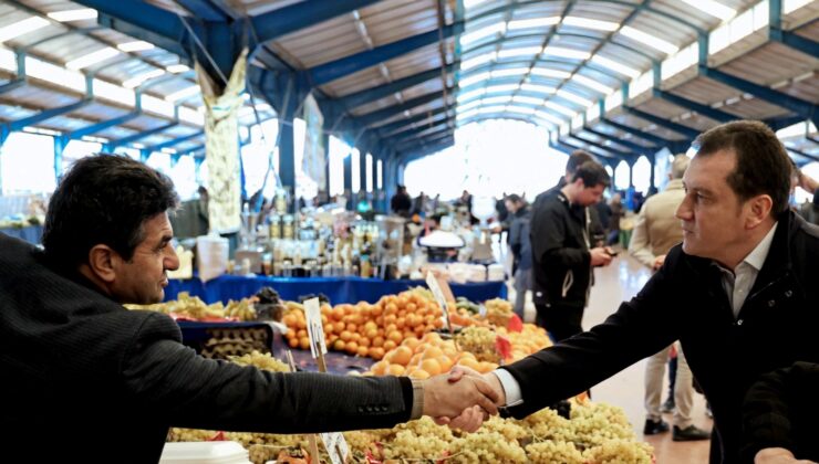 Başkan Balcıoğlu, Gümüşyaka Çarşamba Pazarında Esnafla Buluştu