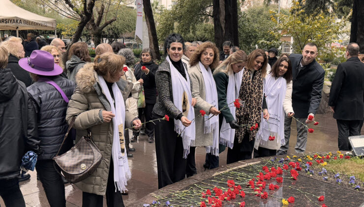 Zübeyde Hanım’ı vefatının 102. yıl dönümünde anıt mezarı başında andılar