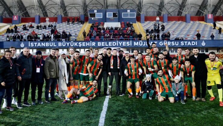 Başkan Balcıoğlu, Selimpaşaspor’un şampiyonluk coşkusuna ortak oldu